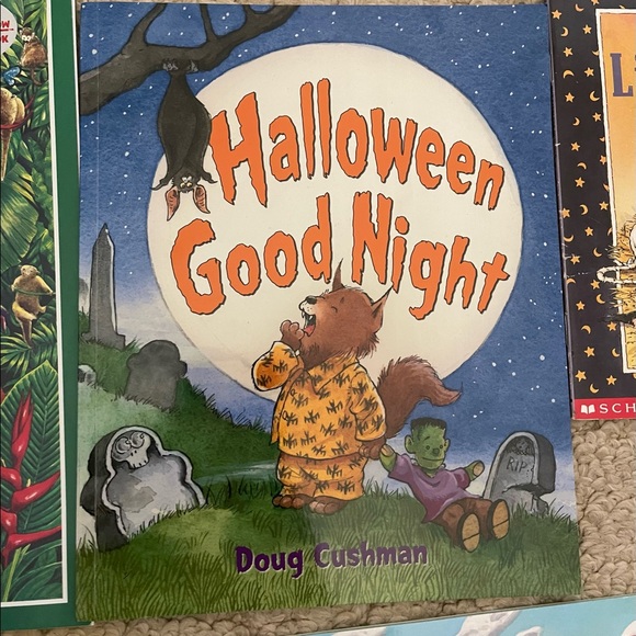 Children’s Kid Book Bundle Lot of 8 Easter Halloween - Picture 3 of 9